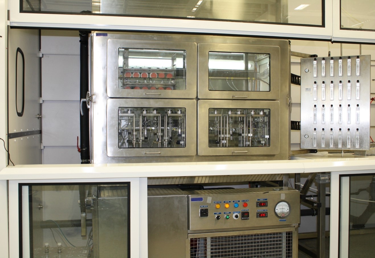 Climatic chamber for static permeation tests for Protective clothing and polymeric material